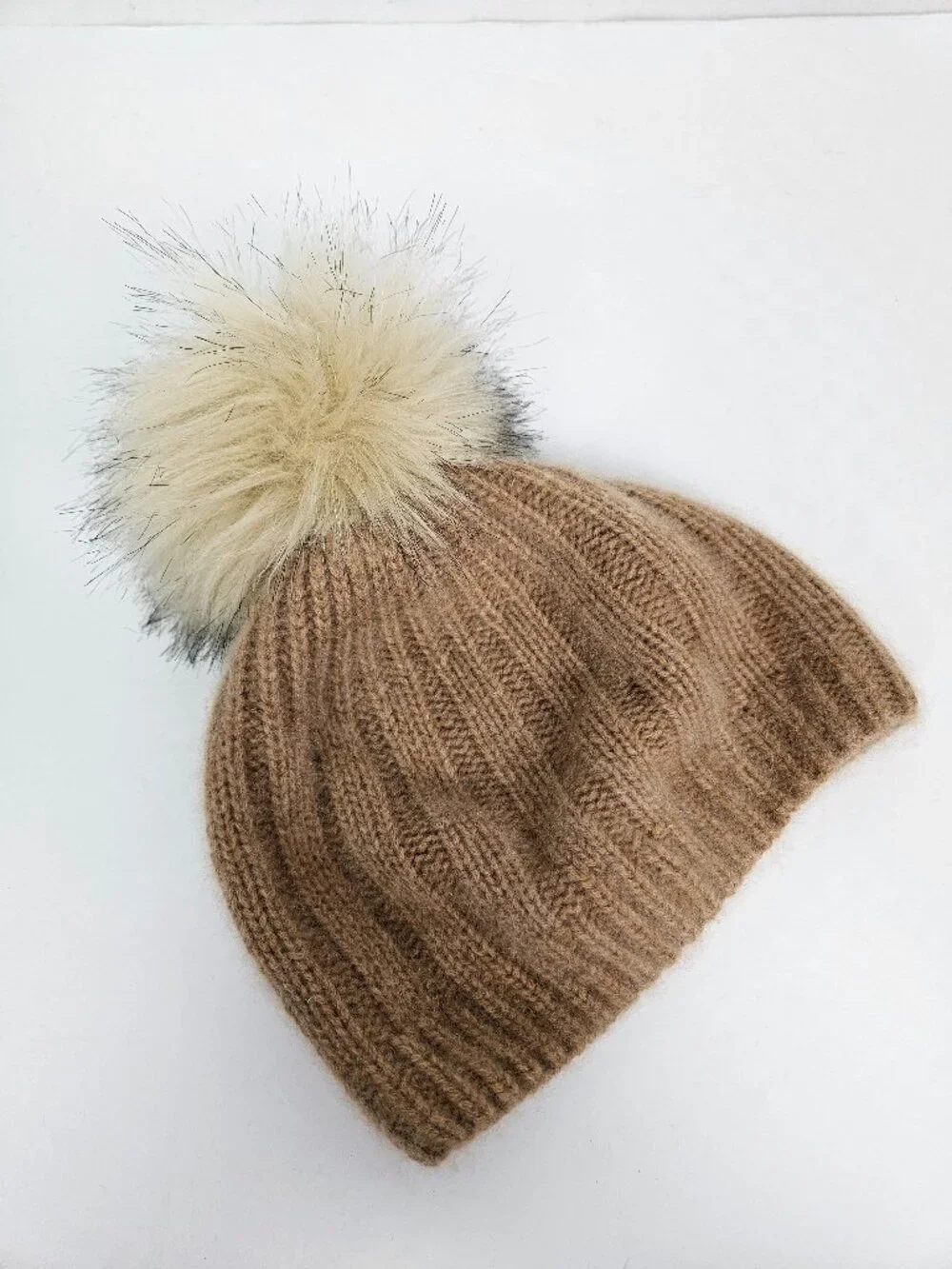 ARITZIA Babaton Faux Fur Pom Pom Liteluxe 100% Cashmere Beanie Tan